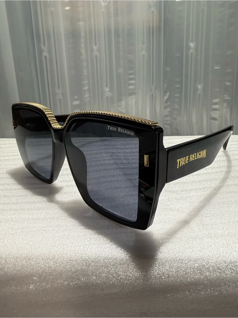 NWT True Religion Gold Trim Square Sunglasses Black SR1025-Unisex